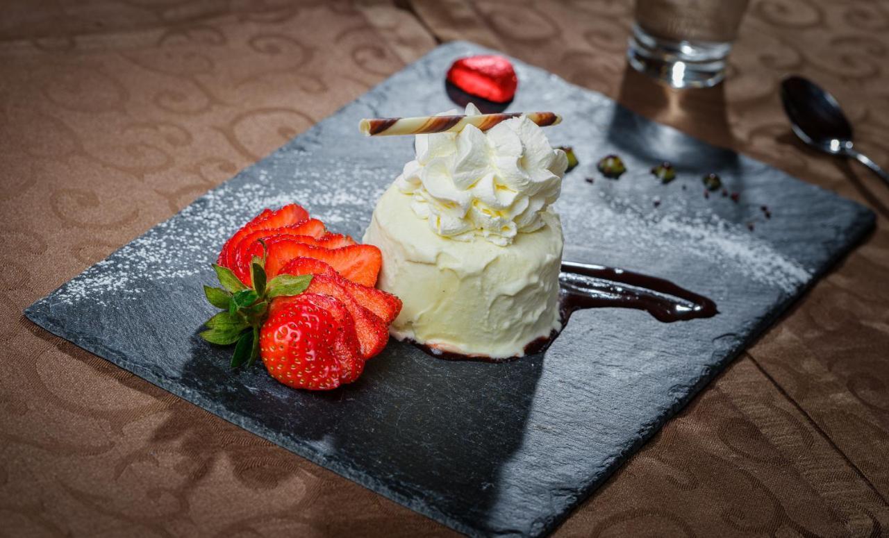ホテル Relais Bayard Leuk エクステリア 写真
